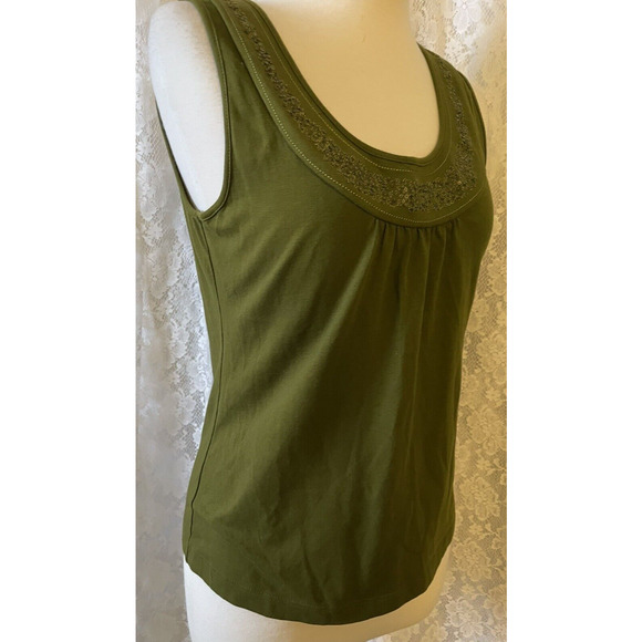 Gillard & Hanson Tops - Gillard & Hanson Women's Green Top sleeveless Scoop Neck size M